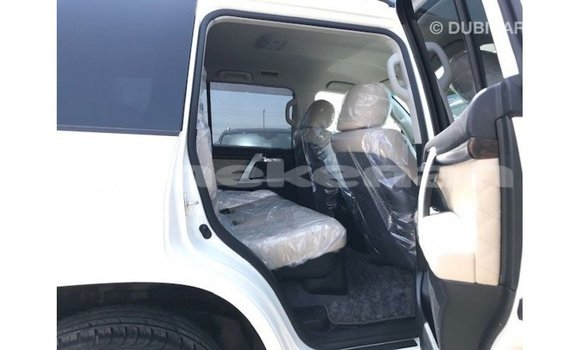Buy Import Toyota Land Cruiser White Car in Import - Dubai in Aragatsotn Buy Import Toyota Land Cruiser White Car in Import - Dubai in Aragatsotn