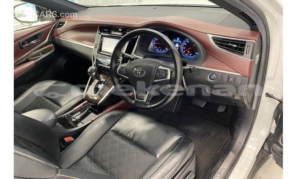 Buy Import Toyota Harrier White Car in Import - Dubai in Aragatsotn Buy Import Toyota Harrier White Car in Import - Dubai in Aragatsotn