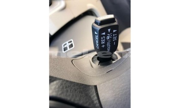 Buy Import Toyota Prado White Car in Import - Dubai in Aragatsotn Buy Import Toyota Prado White Car in Import - Dubai in Aragatsotn