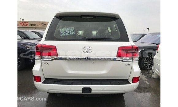 Buy Import Toyota Land Cruiser White Car in Import - Dubai in Aragatsotn Buy Import Toyota Land Cruiser White Car in Import - Dubai in Aragatsotn