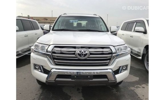 Buy Import Toyota Land Cruiser White Car in Import - Dubai in Aragatsotn Buy Import Toyota Land Cruiser White Car in Import - Dubai in Aragatsotn