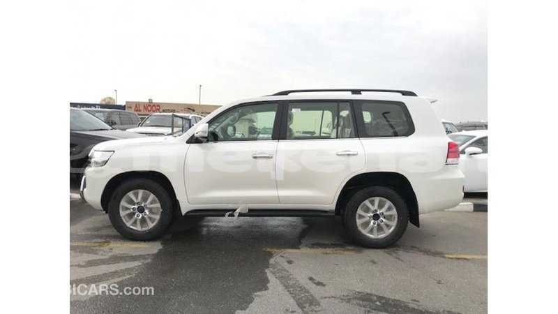 Big with watermark toyota land cruiser aragatsotn import dubai 3288