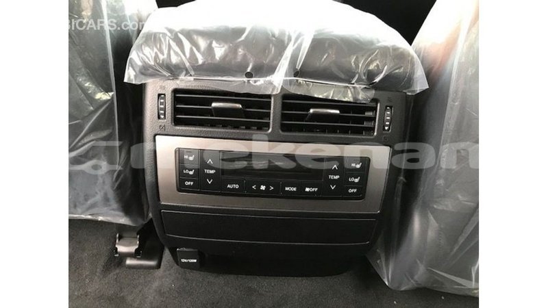 Big with watermark toyota land cruiser aragatsotn import dubai 3288