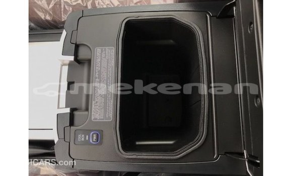 Buy Import Toyota Land Cruiser White Car in Import - Dubai in Aragatsotn Buy Import Toyota Land Cruiser White Car in Import - Dubai in Aragatsotn