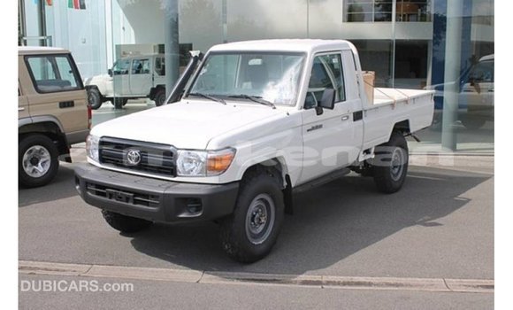 Buy Import Toyota Land Cruiser White Car in Import - Dubai in Aragatsotn Buy Import Toyota Land Cruiser White Car in Import - Dubai in Aragatsotn