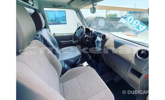 Buy Import Toyota Land Cruiser Beige Car in Import - Dubai in Aragatsotn Buy Import Toyota Land Cruiser Beige Car in Import - Dubai in Aragatsotn