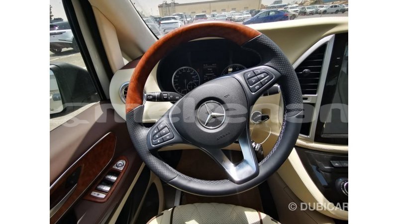 Big with watermark mercedes benz vito aragatsotn import dubai 3320
