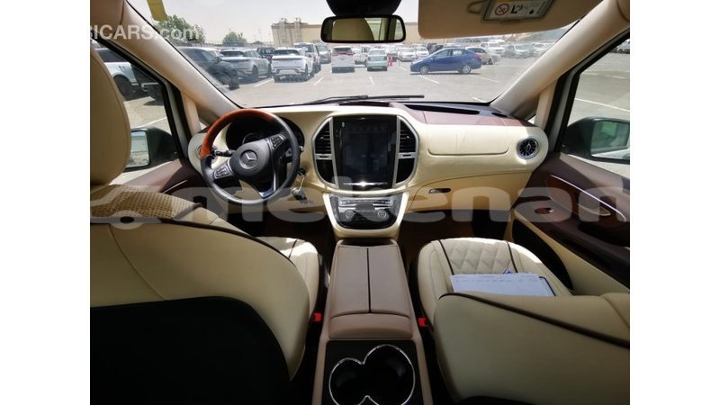 Big with watermark mercedes benz vito aragatsotn import dubai 3320