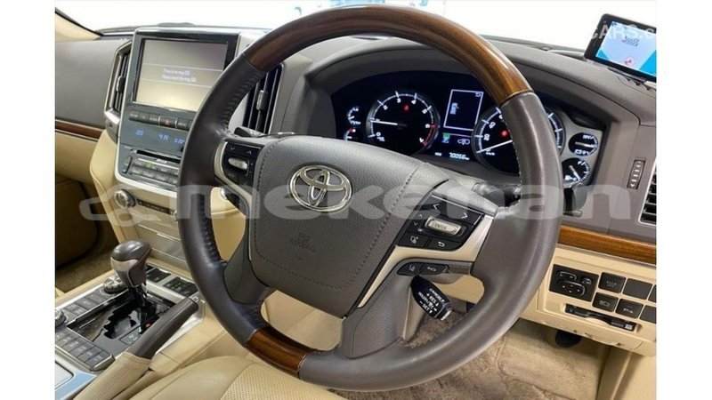 Big with watermark toyota land cruiser aragatsotn import dubai 3323