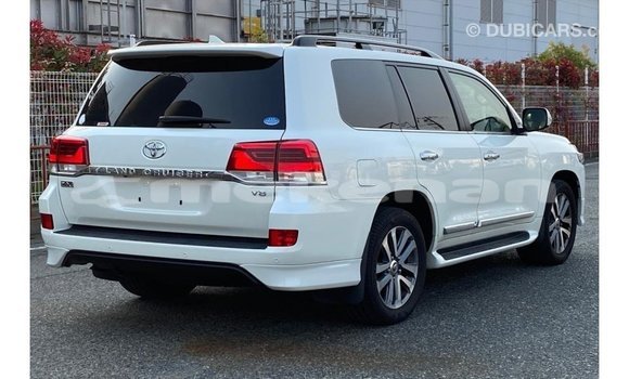 Buy Import Toyota Land Cruiser White Car in Import - Dubai in Aragatsotn Buy Import Toyota Land Cruiser White Car in Import - Dubai in Aragatsotn