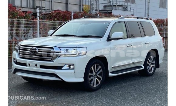 Buy Import Toyota Land Cruiser White Car in Import - Dubai in Aragatsotn Buy Import Toyota Land Cruiser White Car in Import - Dubai in Aragatsotn