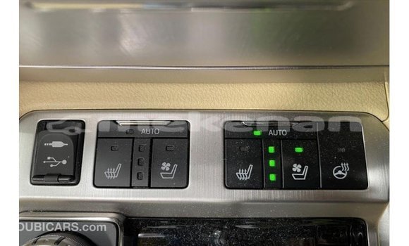 Buy Import Toyota Land Cruiser White Car in Import - Dubai in Aragatsotn Buy Import Toyota Land Cruiser White Car in Import - Dubai in Aragatsotn