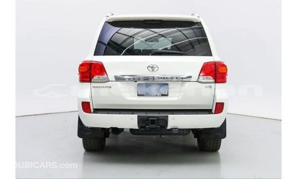 Buy Import Toyota Land Cruiser White Car in Import - Dubai in Aragatsotn Buy Import Toyota Land Cruiser White Car in Import - Dubai in Aragatsotn