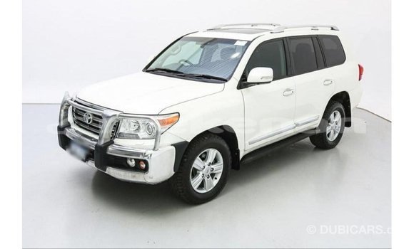 Buy Import Toyota Land Cruiser White Car in Import - Dubai in Aragatsotn Buy Import Toyota Land Cruiser White Car in Import - Dubai in Aragatsotn