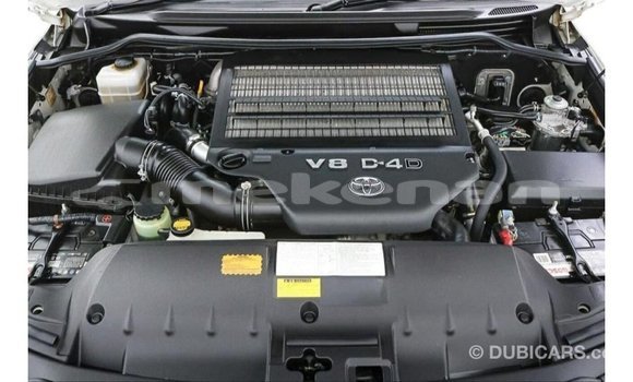 Buy Import Toyota Land Cruiser White Car in Import - Dubai in Aragatsotn Buy Import Toyota Land Cruiser White Car in Import - Dubai in Aragatsotn