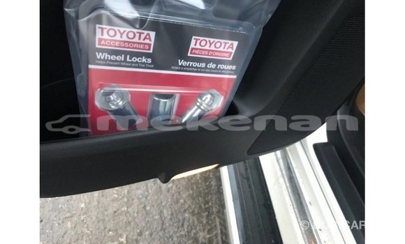 Buy Import Toyota 4Runner White Car in Import - Dubai in Aragatsotn Buy Import Toyota 4Runner White Car in Import - Dubai in Aragatsotn