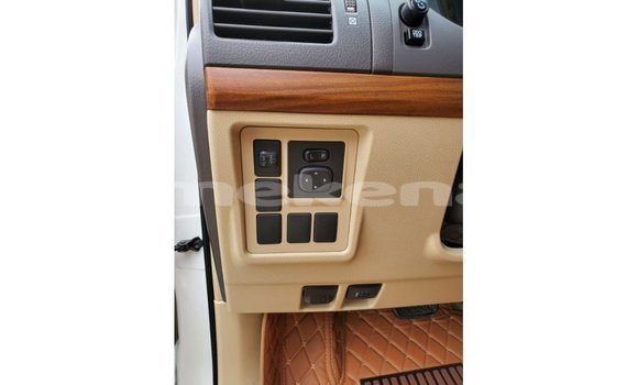Buy Import Toyota Prado White Car in Import - Dubai in Aragatsotn Buy Import Toyota Prado White Car in Import - Dubai in Aragatsotn