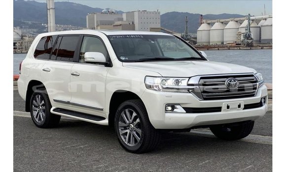 Buy Import Toyota Land Cruiser White Car in Import - Dubai in Aragatsotn Buy Import Toyota Land Cruiser White Car in Import - Dubai in Aragatsotn