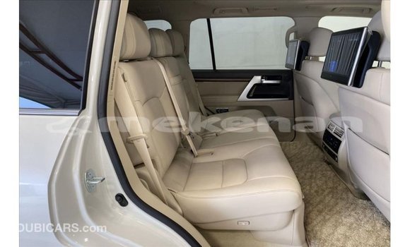 Buy Import Toyota Land Cruiser White Car in Import - Dubai in Aragatsotn Buy Import Toyota Land Cruiser White Car in Import - Dubai in Aragatsotn