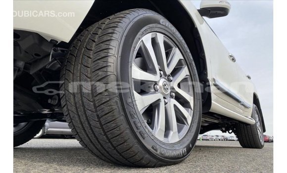 Buy Import Toyota Land Cruiser White Car in Import - Dubai in Aragatsotn Buy Import Toyota Land Cruiser White Car in Import - Dubai in Aragatsotn