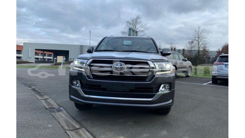 Big with watermark toyota land cruiser aragatsotn import dubai 3364