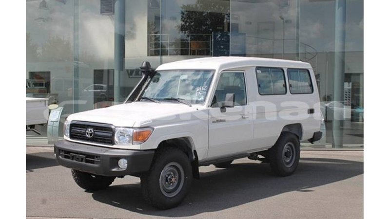 Big with watermark toyota land cruiser aragatsotn import dubai 3365