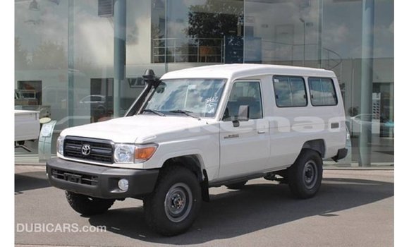 Buy Import Toyota Land Cruiser White Car in Import - Dubai in Aragatsotn Buy Import Toyota Land Cruiser White Car in Import - Dubai in Aragatsotn