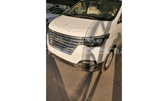 Buy Import Hyundai Accent White Car in Import - Dubai in Aragatsotn Buy Import Hyundai Accent White Car in Import - Dubai in Aragatsotn