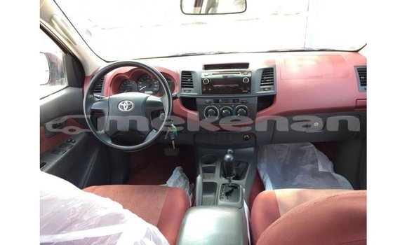 Buy Import Toyota Hilux Red Car in Import - Dubai in Aragatsotn Buy Import Toyota Hilux Red Car in Import - Dubai in Aragatsotn
