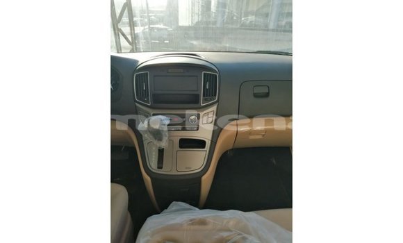 Buy Import Hyundai Accent White Car in Import - Dubai in Aragatsotn Buy Import Hyundai Accent White Car in Import - Dubai in Aragatsotn