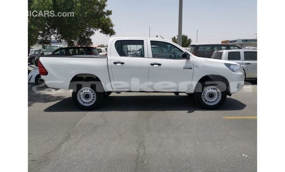 Buy Import Toyota Hilux White Car in Import - Dubai in Aragatsotn Buy Import Toyota Hilux White Car in Import - Dubai in Aragatsotn