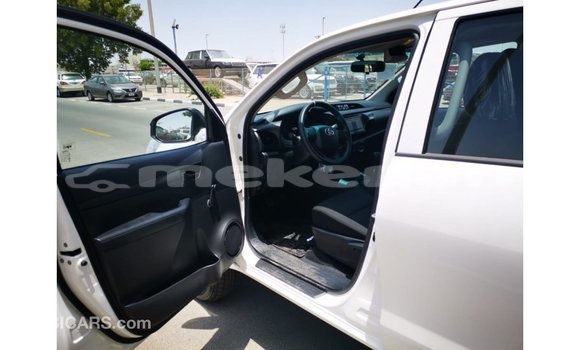 Buy Import Toyota Hilux White Car in Import - Dubai in Aragatsotn Buy Import Toyota Hilux White Car in Import - Dubai in Aragatsotn