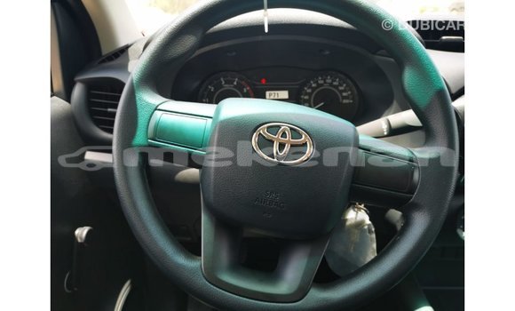Buy Import Toyota Hilux White Car in Import - Dubai in Aragatsotn Buy Import Toyota Hilux White Car in Import - Dubai in Aragatsotn