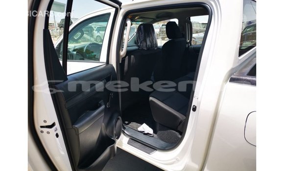 Buy Import Toyota Hilux White Car in Import - Dubai in Aragatsotn Buy Import Toyota Hilux White Car in Import - Dubai in Aragatsotn