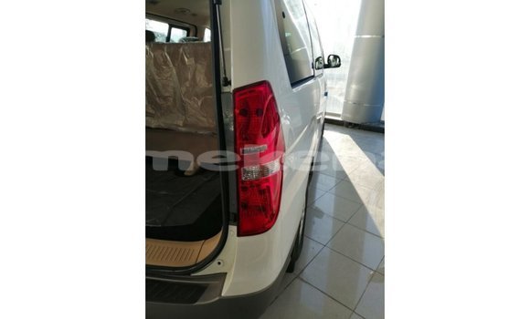 Buy Import Hyundai Accent White Car in Import - Dubai in Aragatsotn Buy Import Hyundai Accent White Car in Import - Dubai in Aragatsotn
