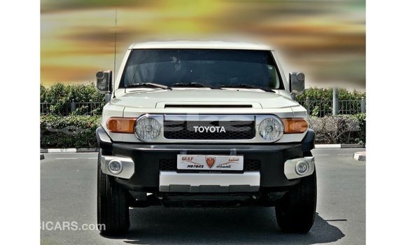 Buy Import Toyota FJ Cruiser White Car in Import - Dubai in Aragatsotn Buy Import Toyota FJ Cruiser White Car in Import - Dubai in Aragatsotn