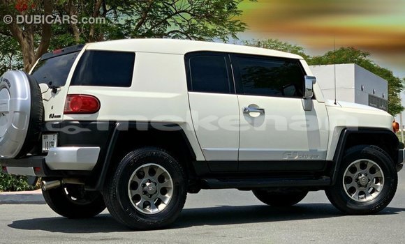 Buy Import Toyota FJ Cruiser White Car in Import - Dubai in Aragatsotn Buy Import Toyota FJ Cruiser White Car in Import - Dubai in Aragatsotn