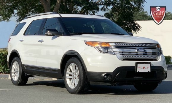 Buy Import Ford Explorer White Car in Import - Dubai in Aragatsotn