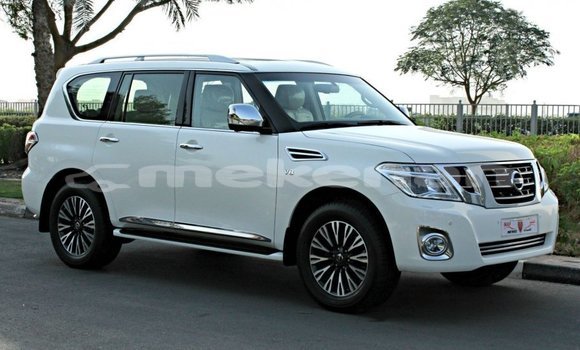 Buy Import Nissan Patrol White Car in Import - Dubai in Aragatsotn