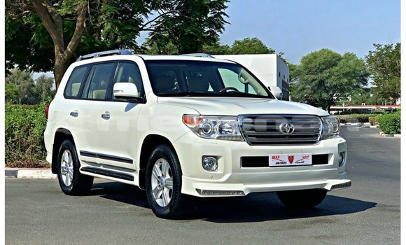 Buy Import Toyota Land Cruiser White Car in Import - Dubai in Aragatsotn Buy Import Toyota Land Cruiser White Car in Import - Dubai in Aragatsotn