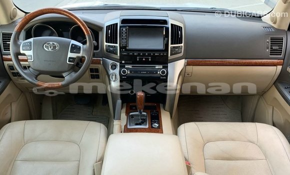 Buy Import Toyota Land Cruiser White Car in Import - Dubai in Aragatsotn Buy Import Toyota Land Cruiser White Car in Import - Dubai in Aragatsotn