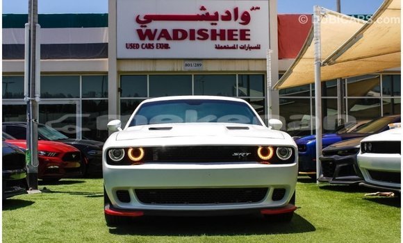 Buy Import Dodge Challenger White Car in Import - Dubai in Aragatsotn Buy Import Dodge Challenger White Car in Import - Dubai in Aragatsotn