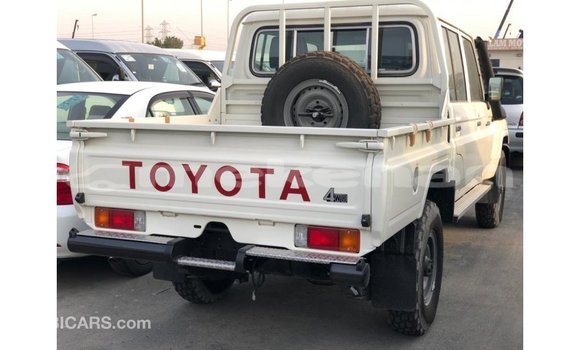 Buy Import Toyota Land Cruiser White Car in Import - Dubai in Aragatsotn Buy Import Toyota Land Cruiser White Car in Import - Dubai in Aragatsotn