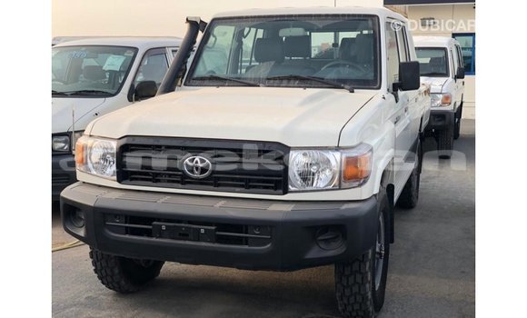 Buy Import Toyota Land Cruiser White Car in Import - Dubai in Aragatsotn Buy Import Toyota Land Cruiser White Car in Import - Dubai in Aragatsotn