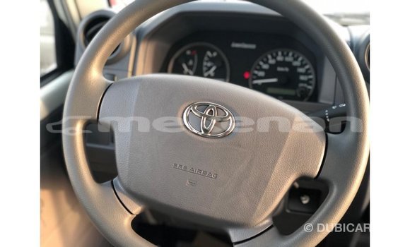 Buy Import Toyota Land Cruiser White Car in Import - Dubai in Aragatsotn Buy Import Toyota Land Cruiser White Car in Import - Dubai in Aragatsotn
