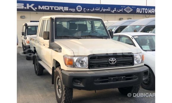 Buy Import Toyota Land Cruiser White Car in Import - Dubai in Aragatsotn Buy Import Toyota Land Cruiser White Car in Import - Dubai in Aragatsotn