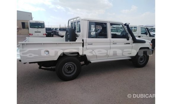 Buy Import Toyota Land Cruiser White Car in Import - Dubai in Aragatsotn Buy Import Toyota Land Cruiser White Car in Import - Dubai in Aragatsotn