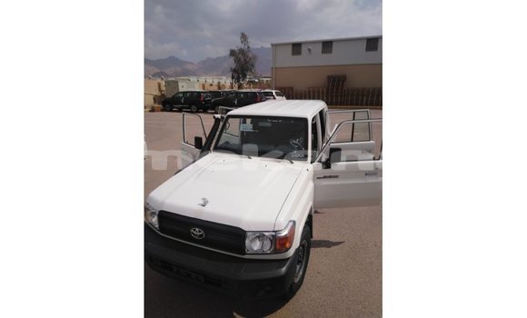 Buy Import Toyota Land Cruiser White Car in Import - Dubai in Aragatsotn Buy Import Toyota Land Cruiser White Car in Import - Dubai in Aragatsotn