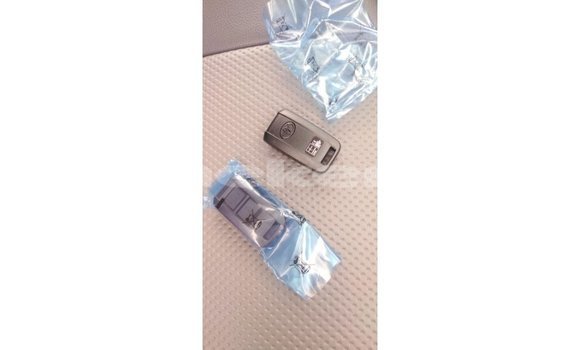 Buy Import Toyota Land Cruiser White Car in Import - Dubai in Aragatsotn Buy Import Toyota Land Cruiser White Car in Import - Dubai in Aragatsotn