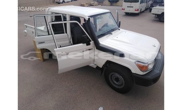 Buy Import Toyota Land Cruiser White Car in Import - Dubai in Aragatsotn Buy Import Toyota Land Cruiser White Car in Import - Dubai in Aragatsotn